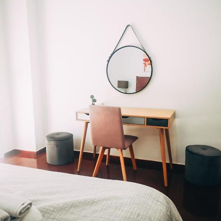 Explore Greece From Colorful City Centre Apartment Chalkís Eksteriør bilde