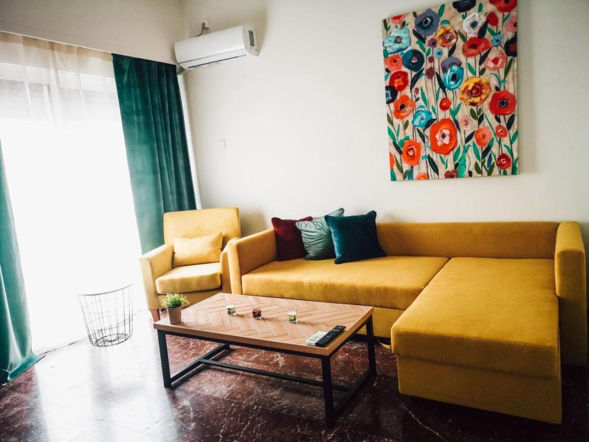 Explore Greece From Colorful City Centre Apartment Chalkís Eksteriør bilde