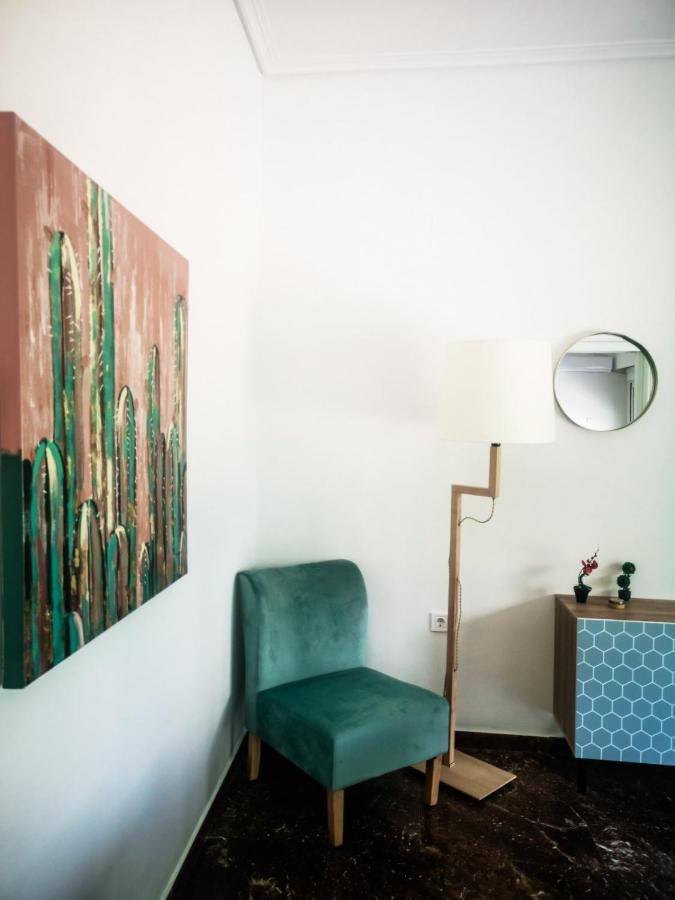 Explore Greece From Colorful City Centre Apartment Chalkís Eksteriør bilde