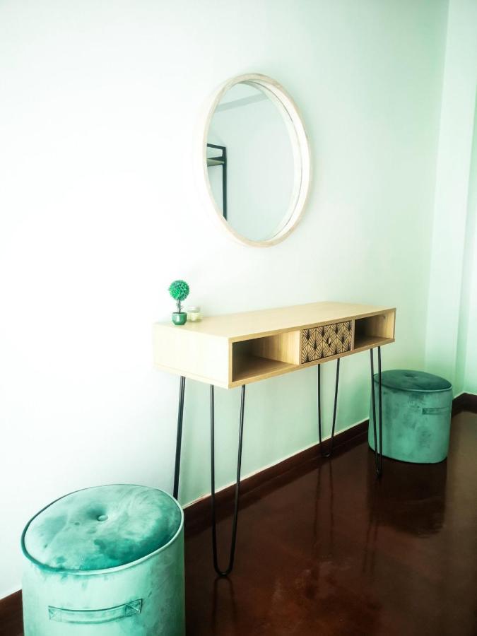 Explore Greece From Colorful City Centre Apartment Chalkís Eksteriør bilde