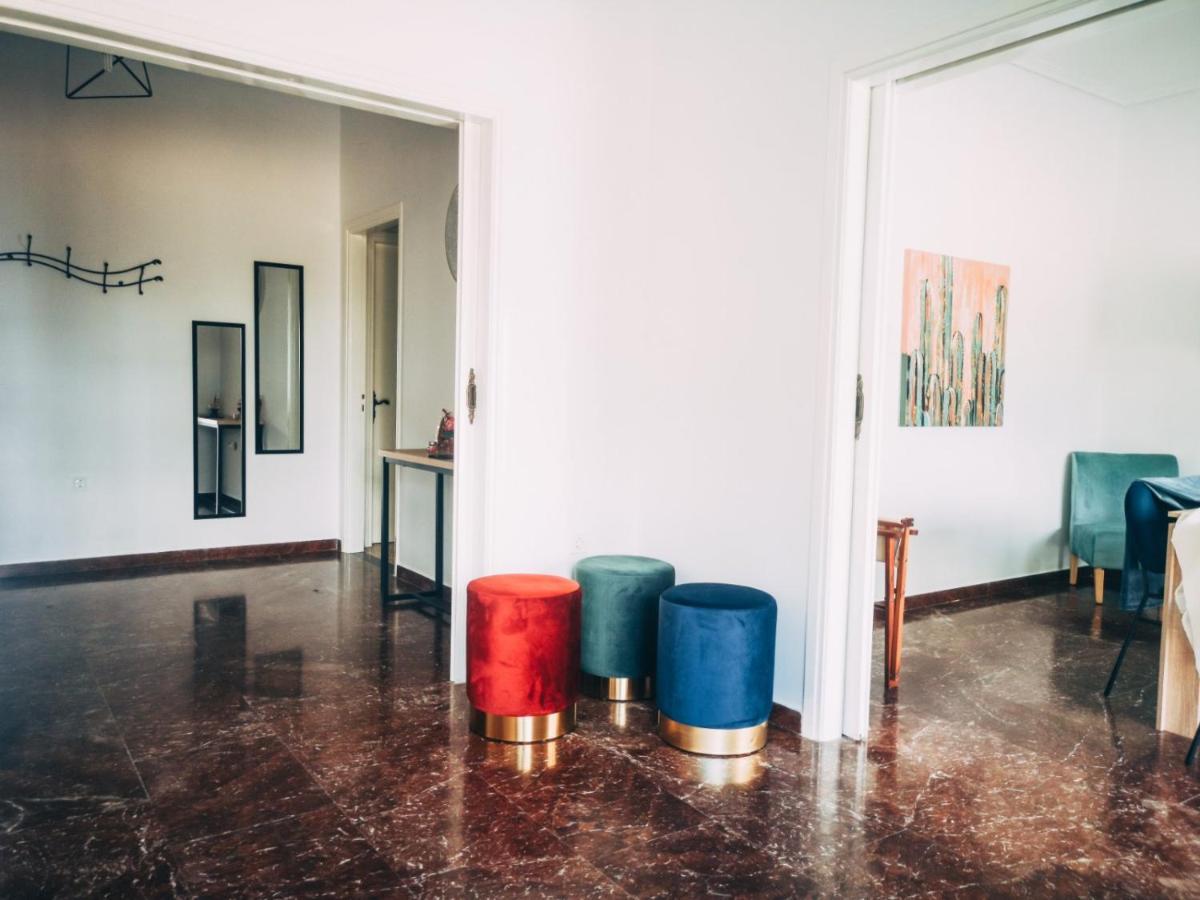 Explore Greece From Colorful City Centre Apartment Chalkís Eksteriør bilde