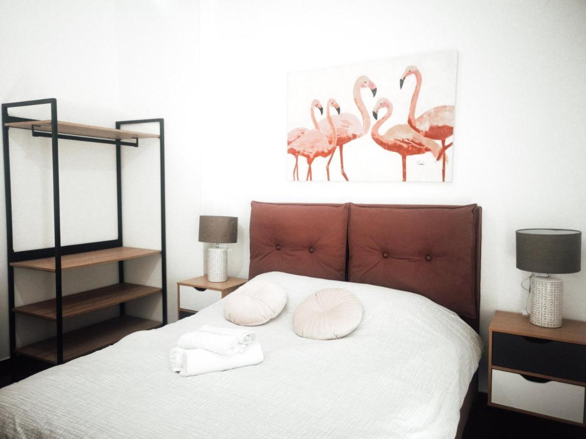 Explore Greece From Colorful City Centre Apartment Chalkís Eksteriør bilde